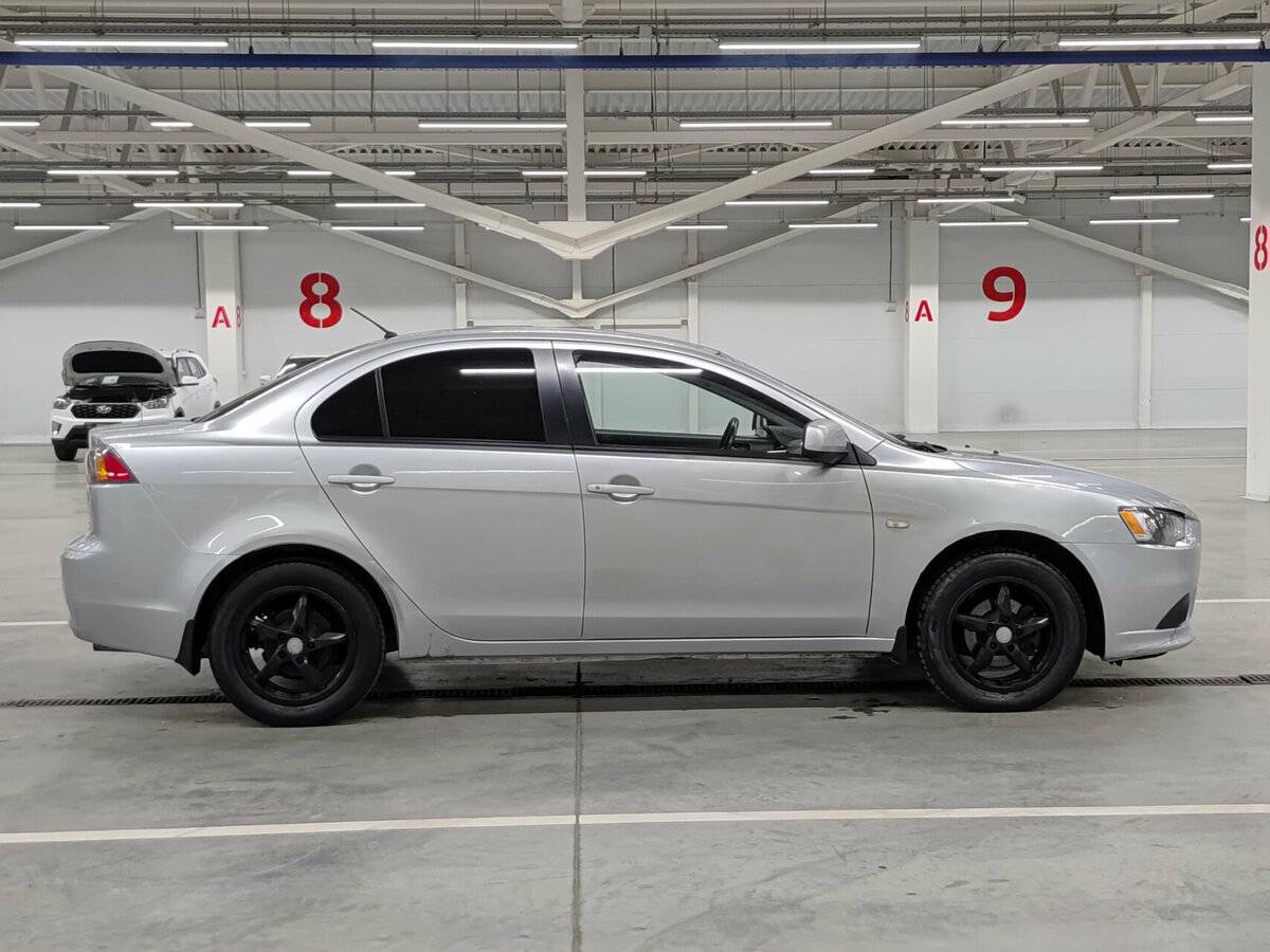 Mitsubishi Lancer X Рестайлинг, 2011 Фото №4