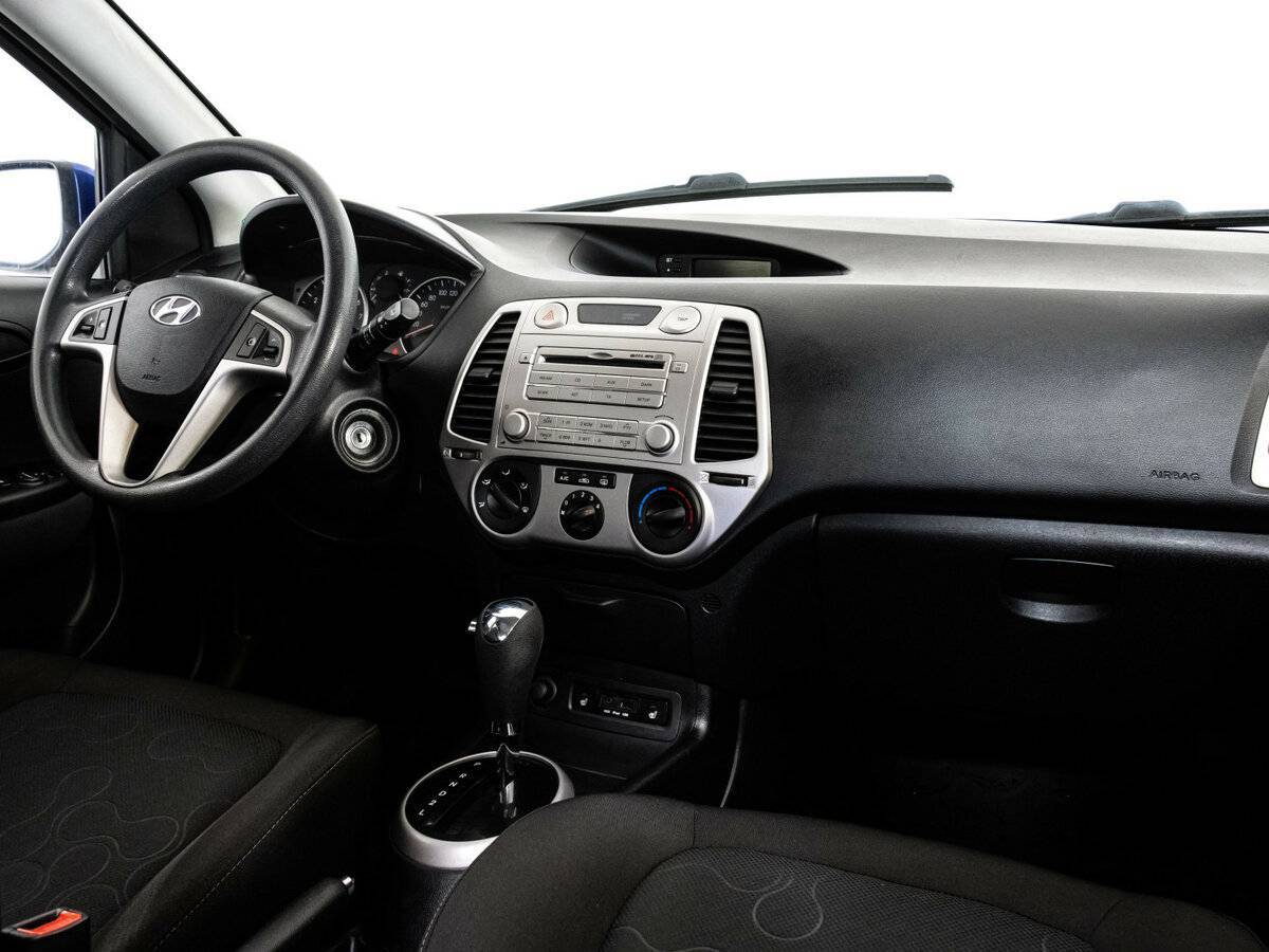 Hyundai i20, 2010 Фото №8