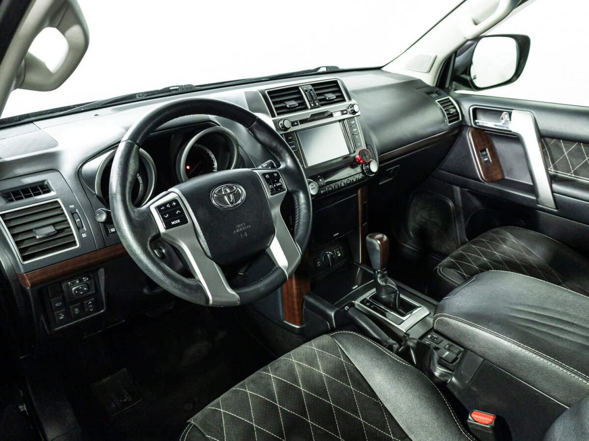 Toyota Land Cruiser Prado 150 Series Рестайлинг 1, 2015 Фото №9