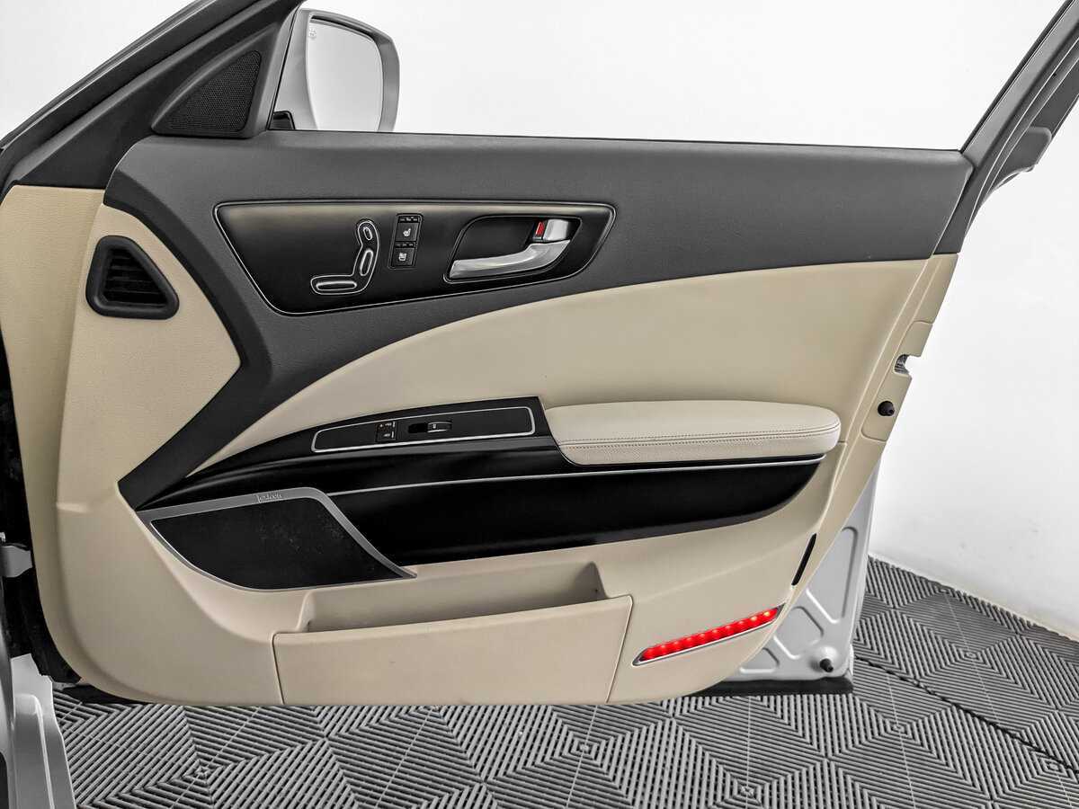 Kia Quoris, 2013 Фото №26