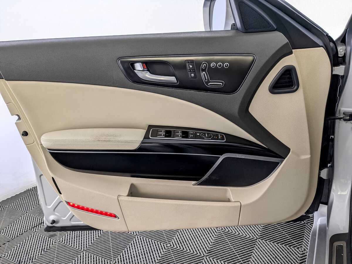 Kia Quoris, 2013 Фото №19