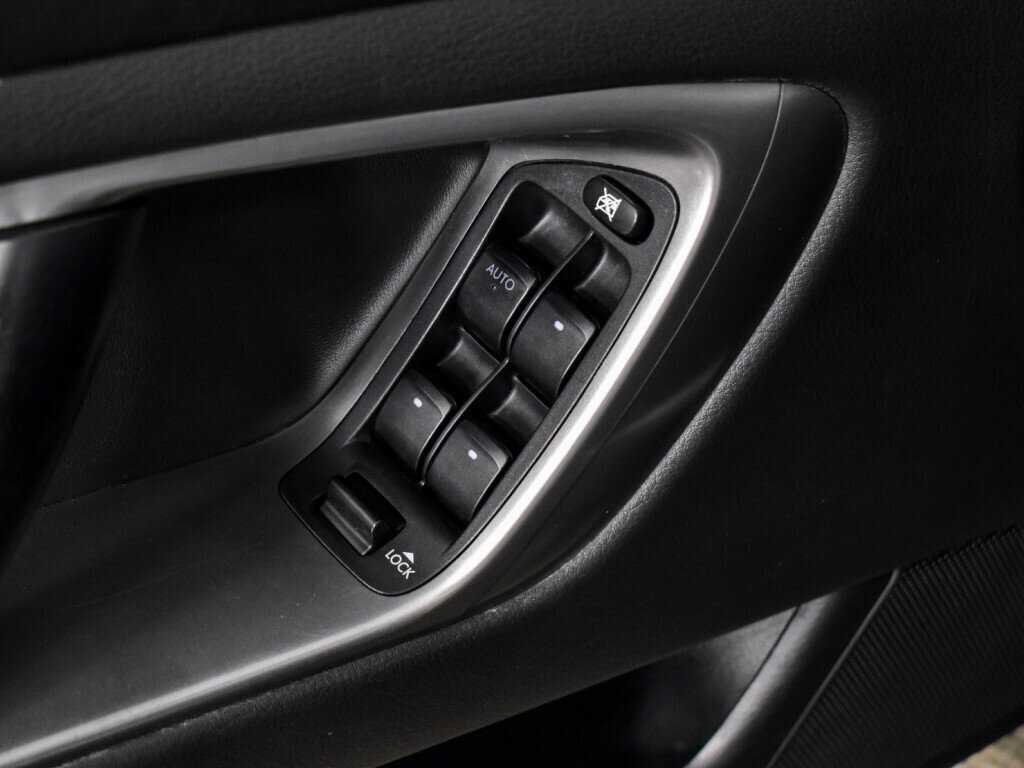 Subaru Legacy, 2005 Фото №8