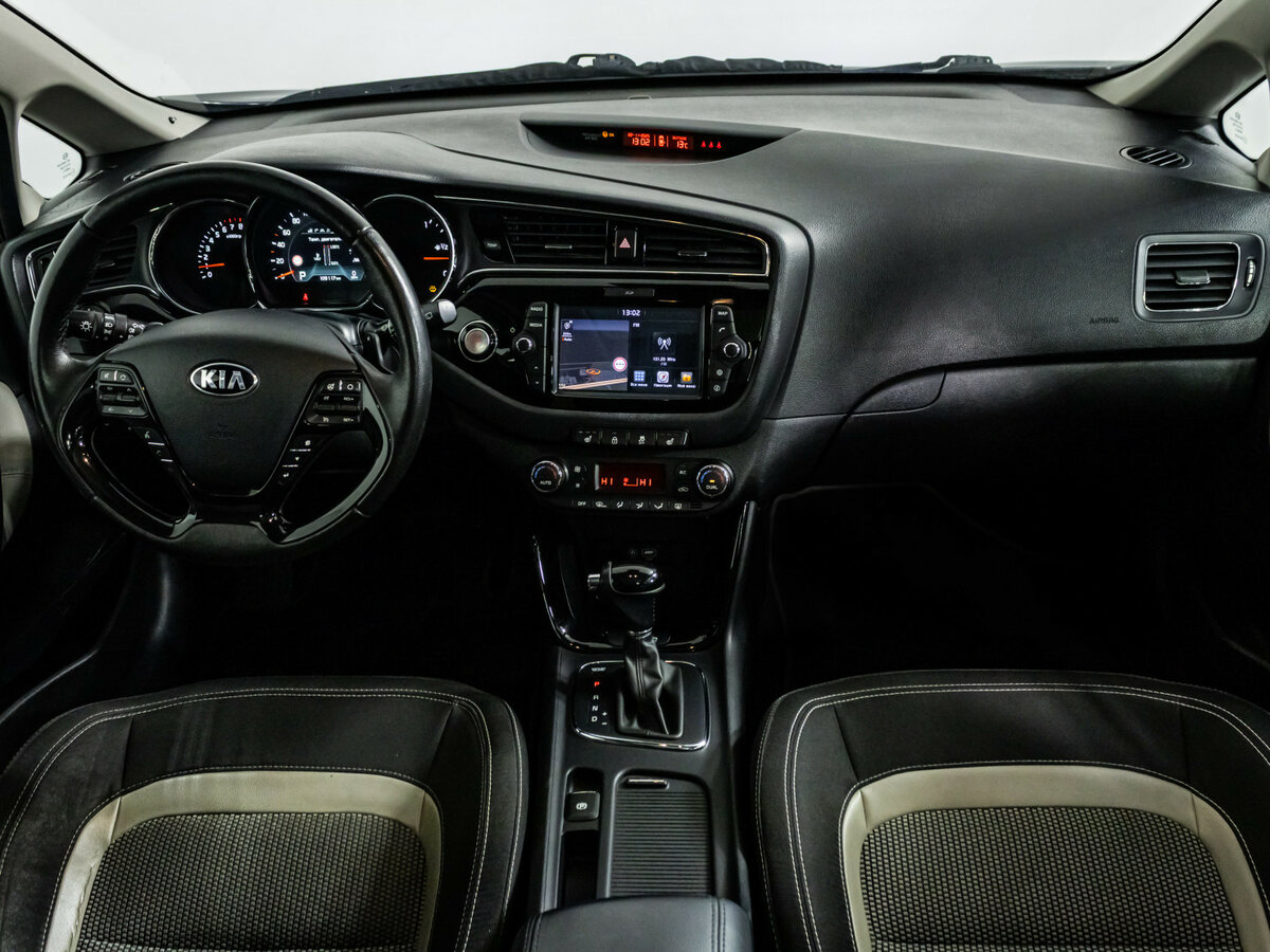 Kia Ceed II Рестайлинг, 2017 Фото №12