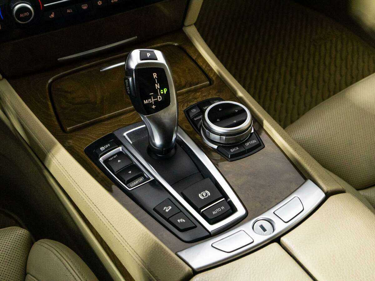BMW 7 серии 740d xDrive, 2011 Фото №20