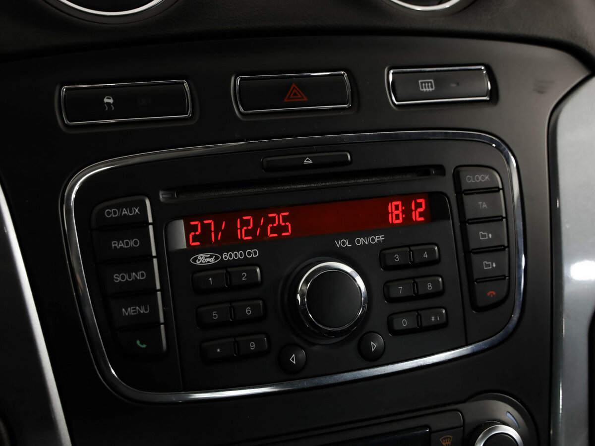 Ford Mondeo IV, 2010 Фото №10
