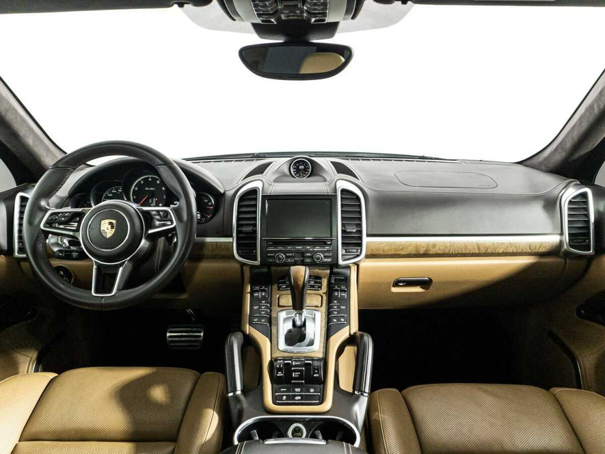 Porsche Cayenne Turbo, 2015 Фото №11