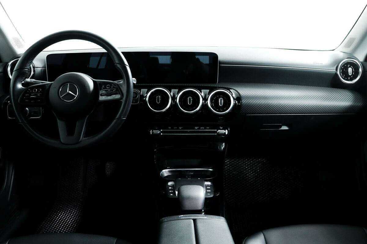 Mercedes-Benz CLA 200, 2020 Фото №11
