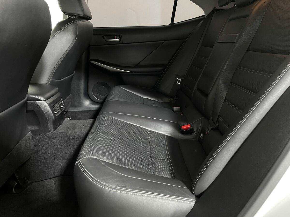 Lexus IS 300, 2018 Фото №8