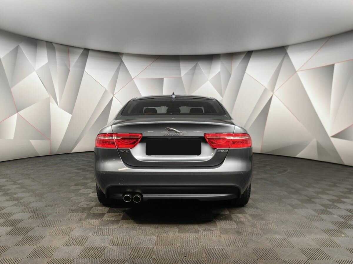 Jaguar XE, 2018 Фото №8