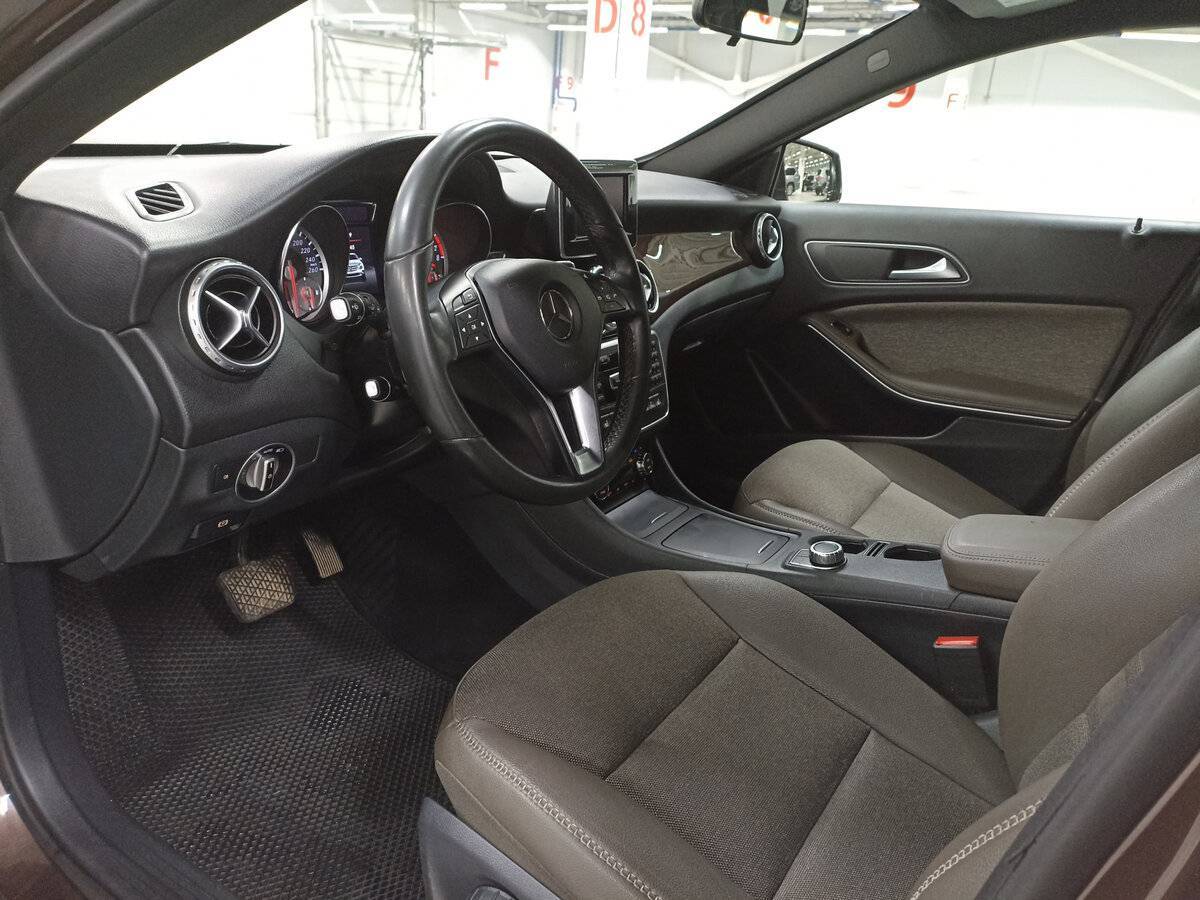 Mercedes-Benz GLA 200, 2015 Фото №16