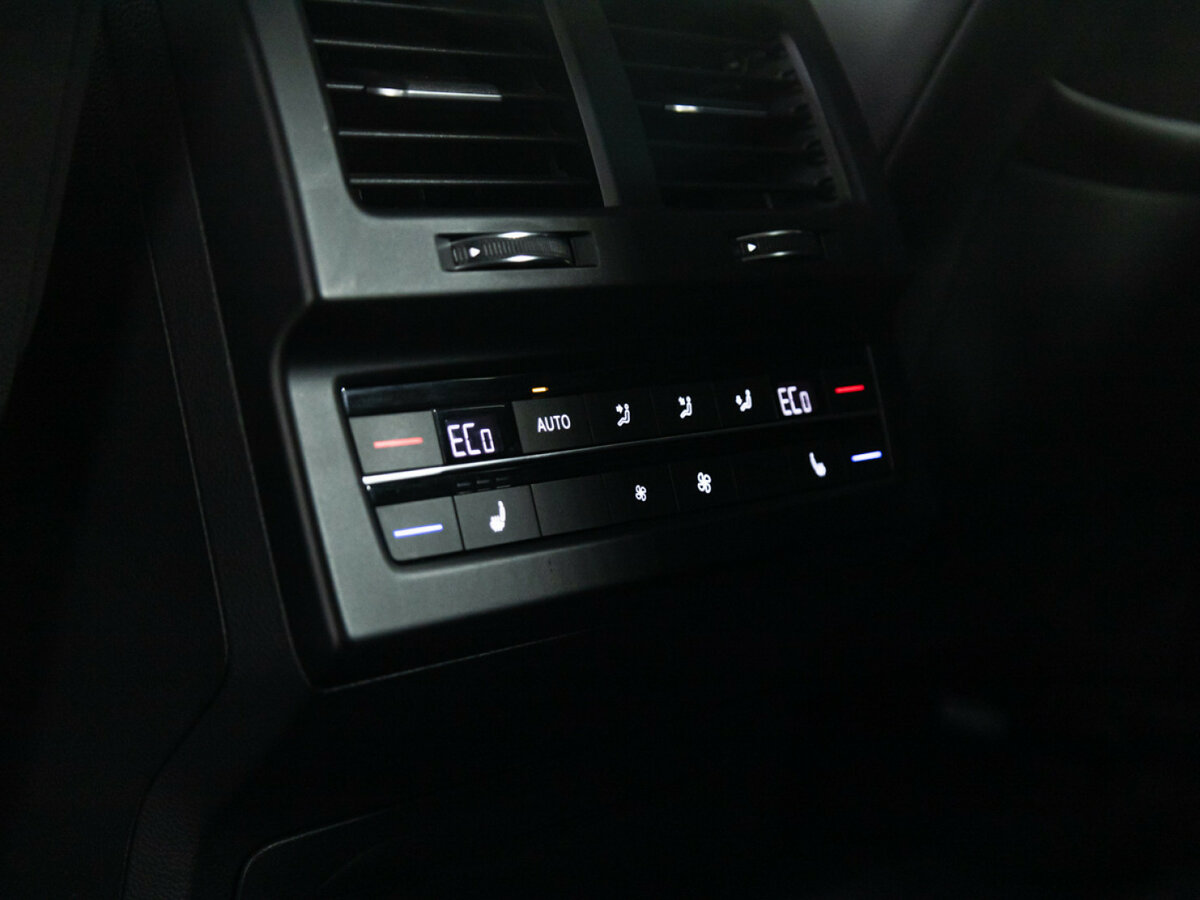 Volkswagen Touareg III, 2018 Фото №19