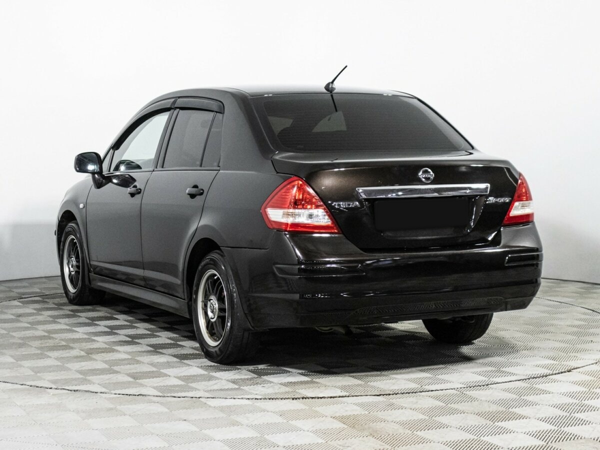 Nissan Tiida I Рестайлинг, 2010 Фото №7