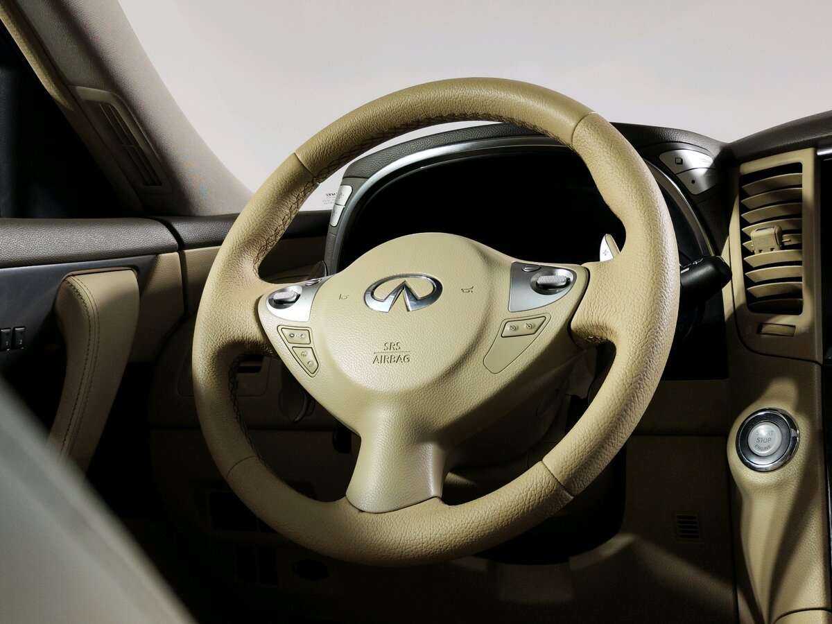 Infiniti FX37, 2010 Фото №16