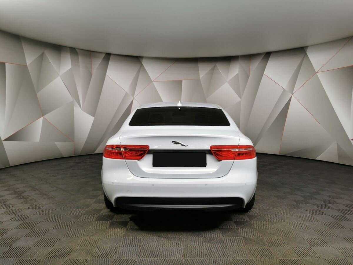 Jaguar XE, 2015 Фото №8