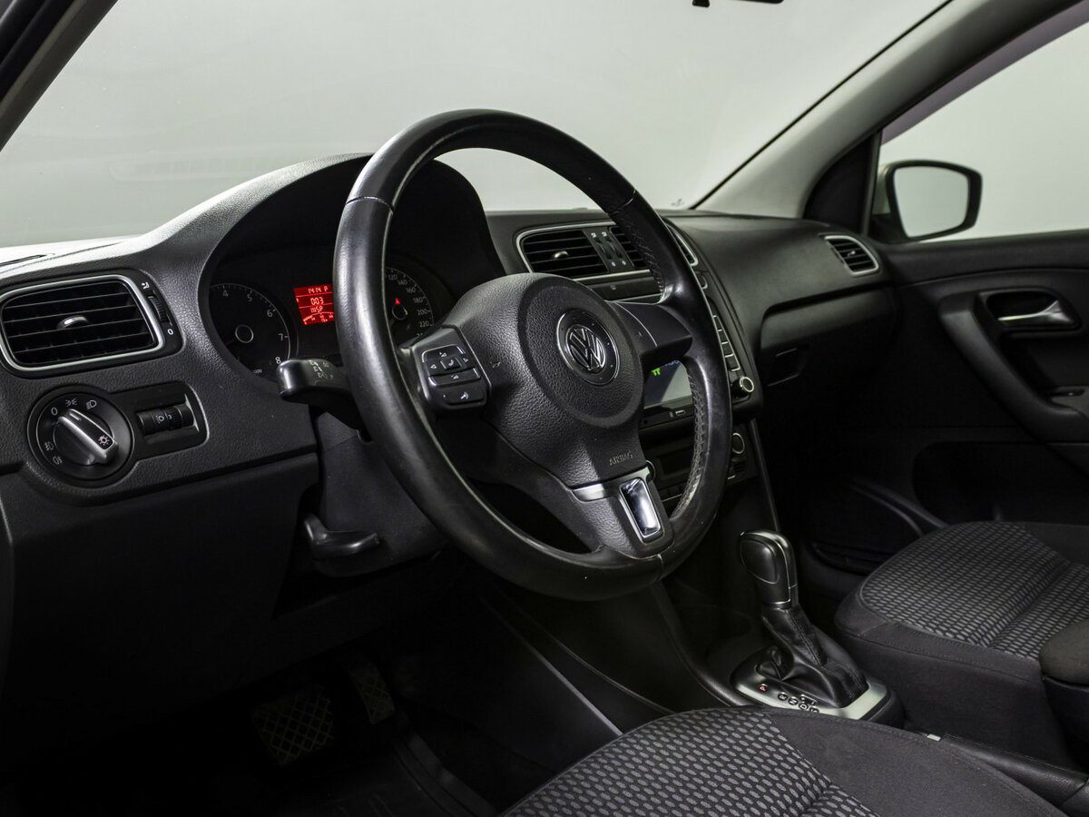 Volkswagen Polo V, 2011 Фото №9