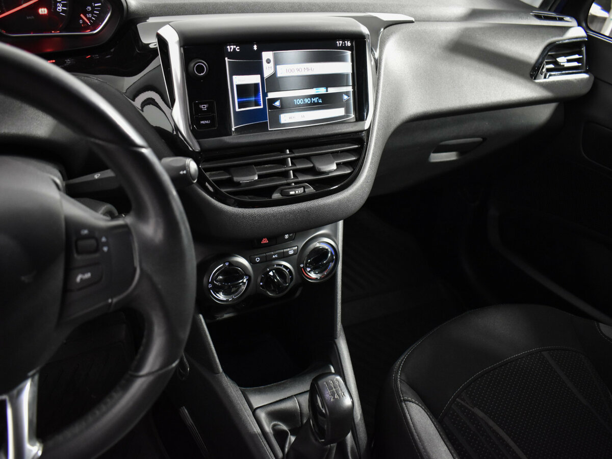 Peugeot 208 I, 2013 Фото №17