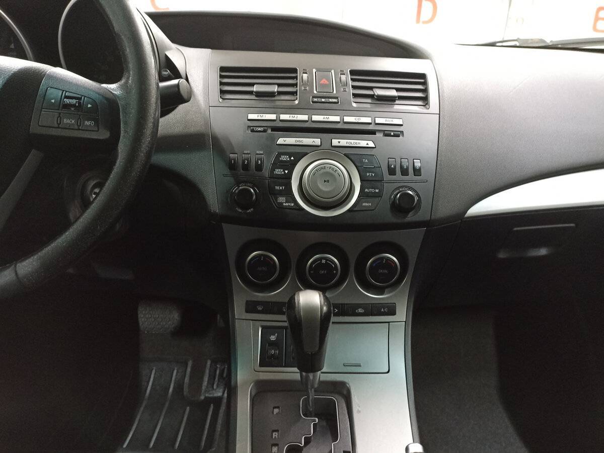 Mazda 3, 2011 Фото №15