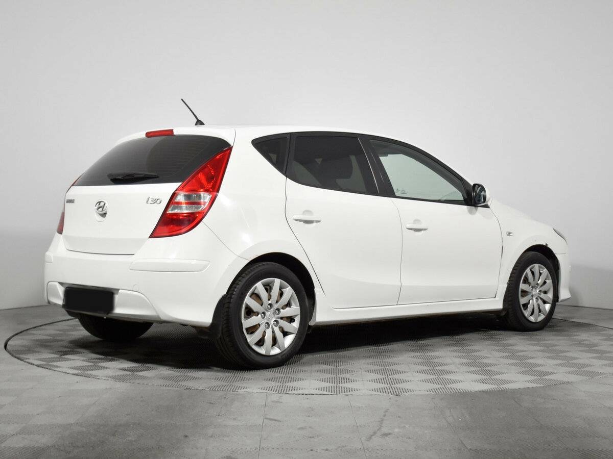 Hyundai i30 I Рестайлинг, 2011 Фото №4
