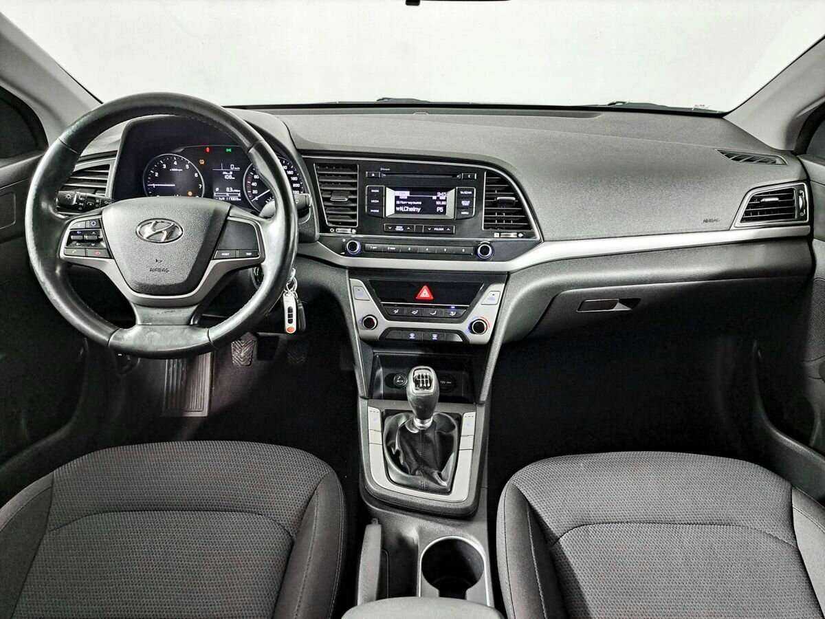 Hyundai Elantra, 2018 Фото №14