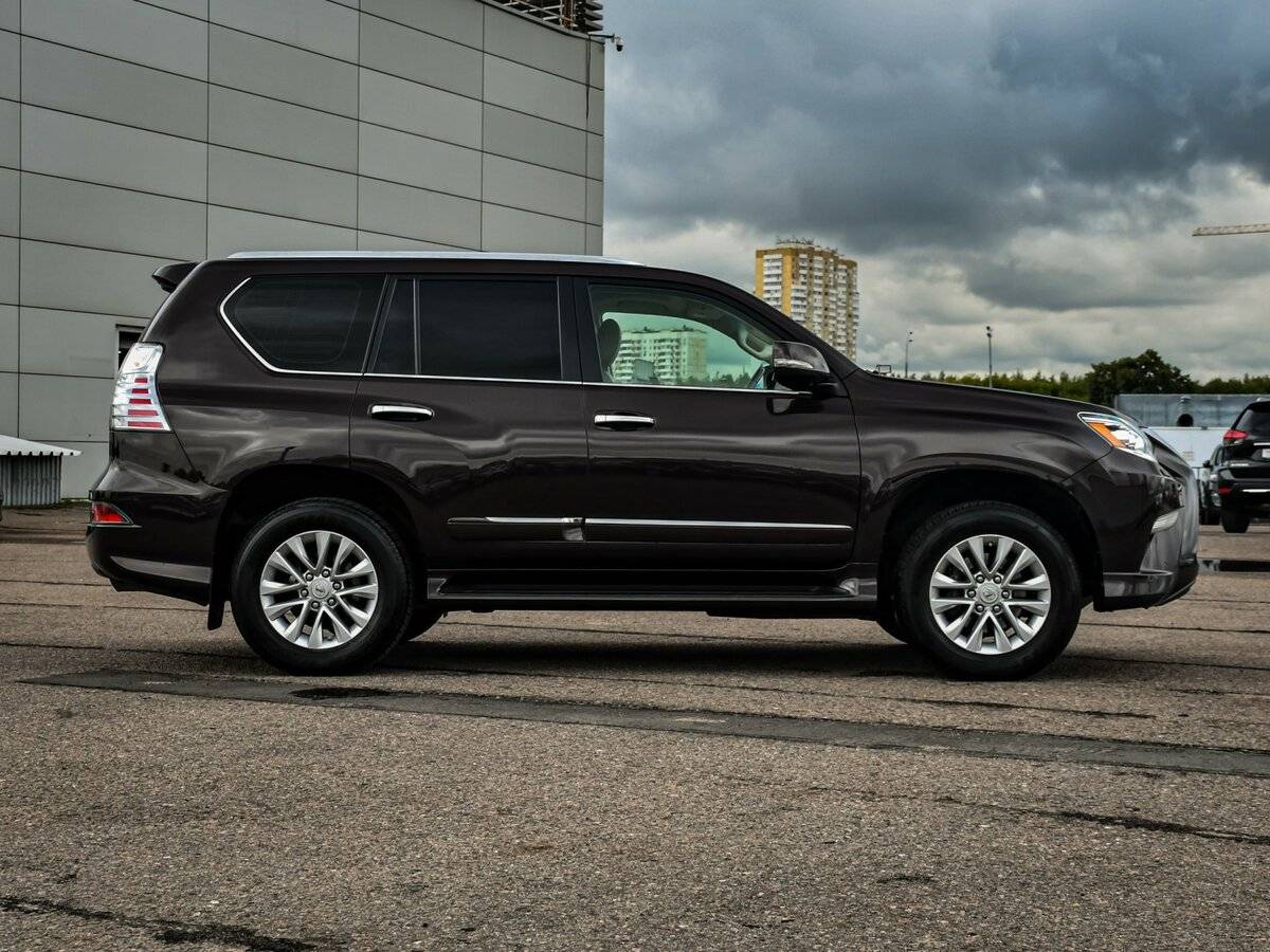 Lexus GX 460 II Рестайлинг, 2018 Фото №4