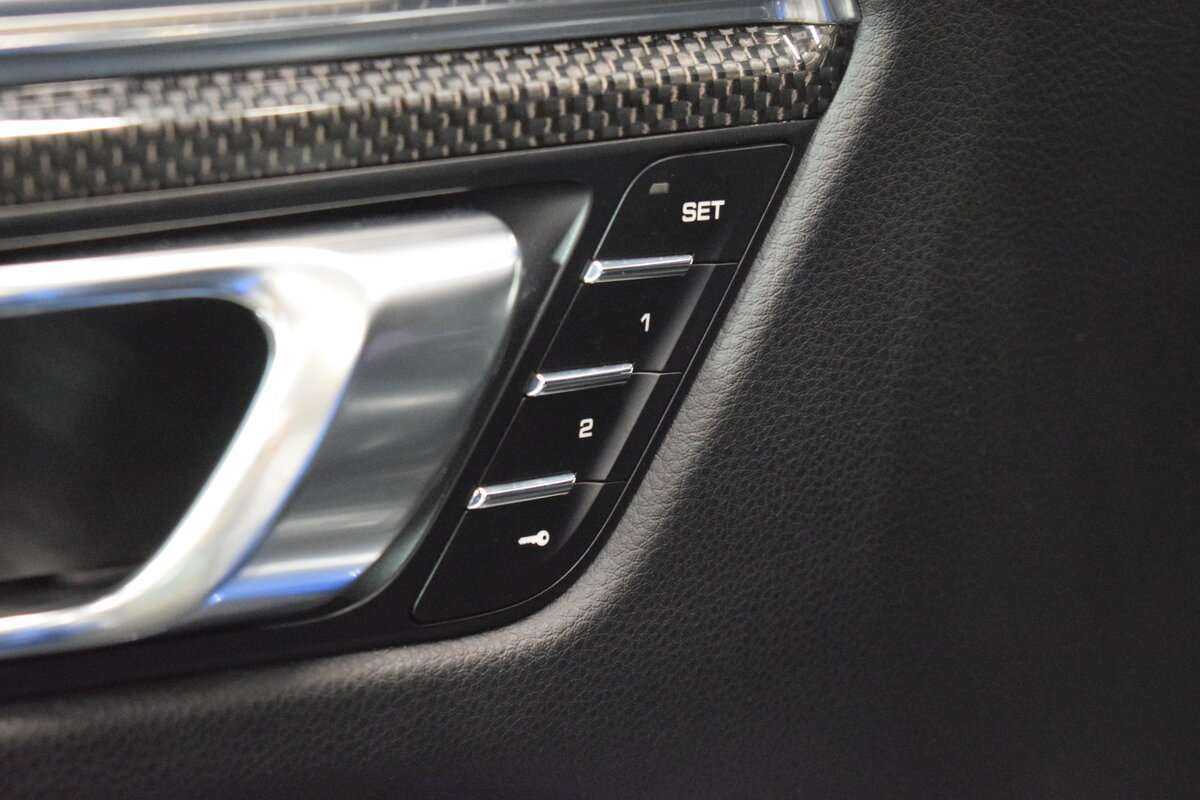 Porsche Macan Turbo, 2015 Фото №8