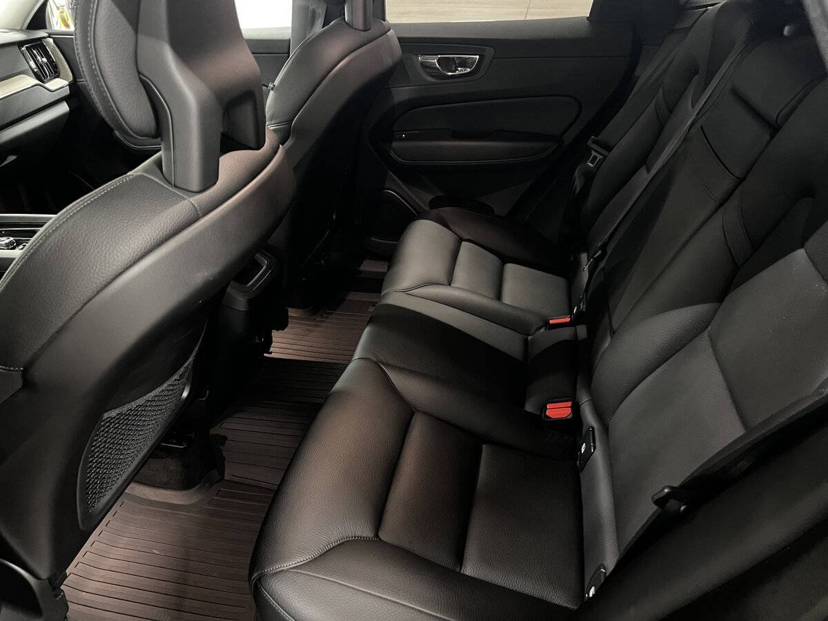 Volvo XC60, 2018 Фото №12