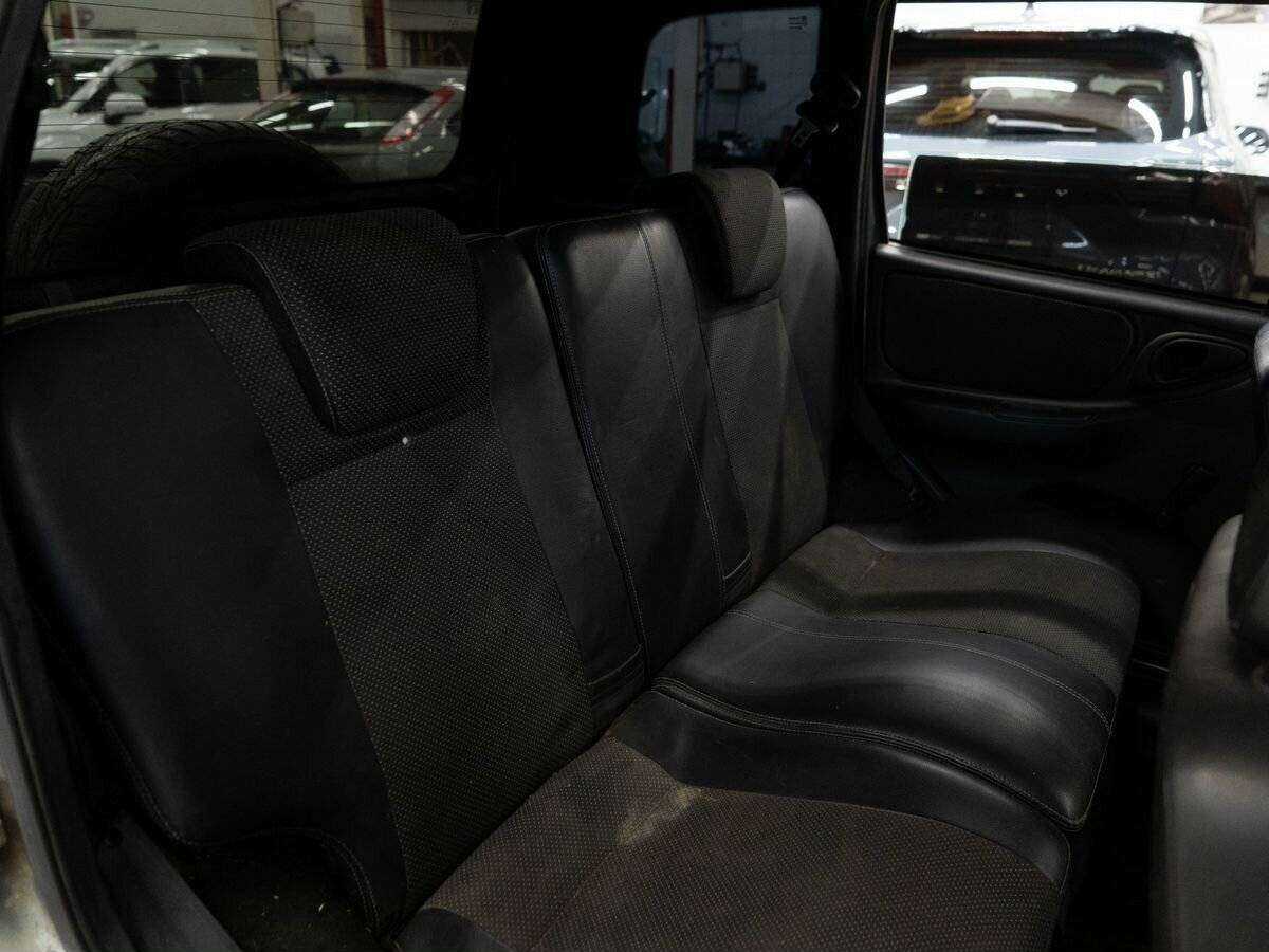 Chevrolet Niva, 2011 Фото №8