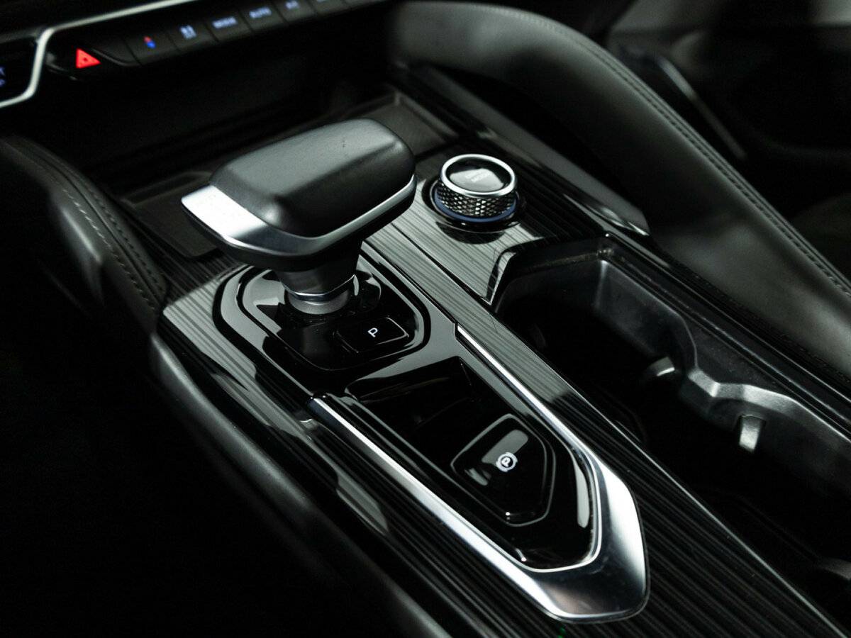 Geely Monjaro I, 2024 Фото №16