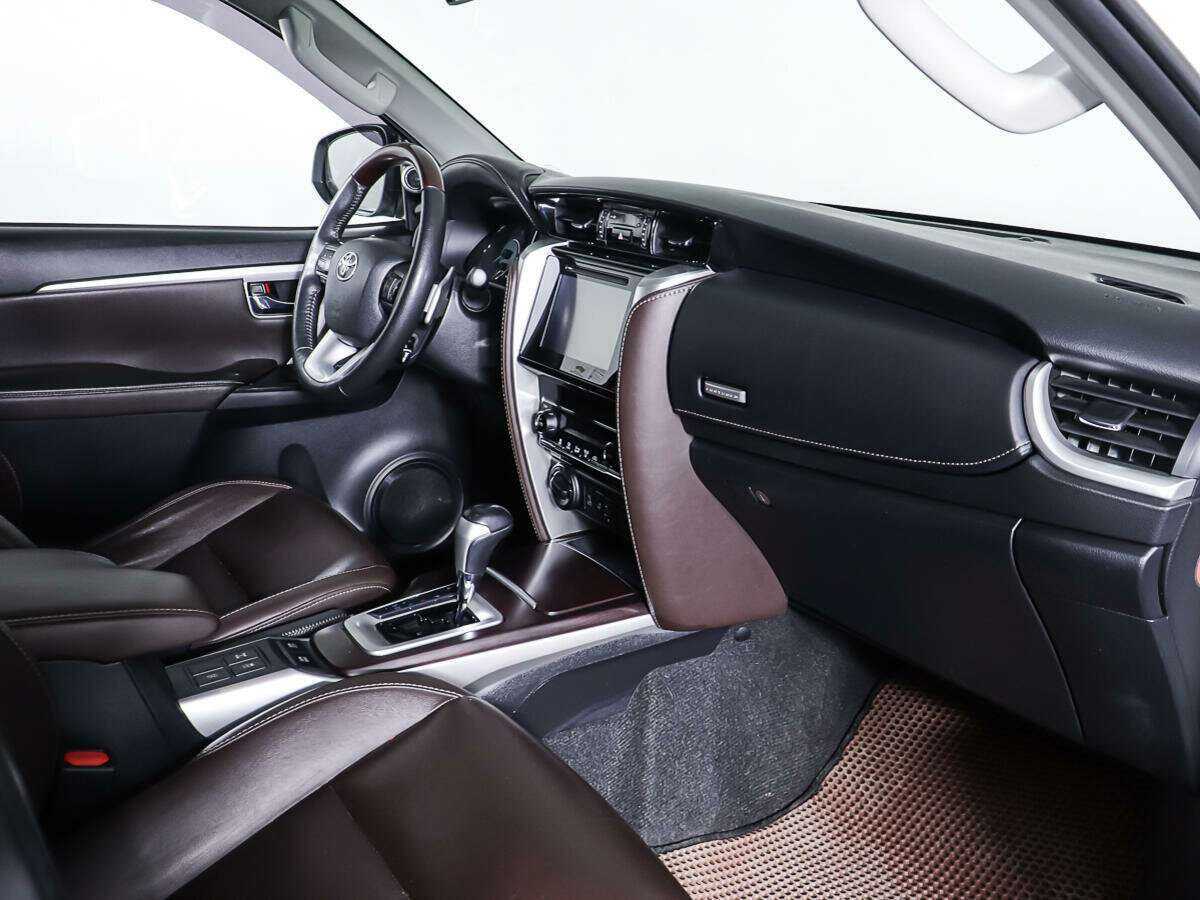 Toyota Fortuner, 2017 Фото №9