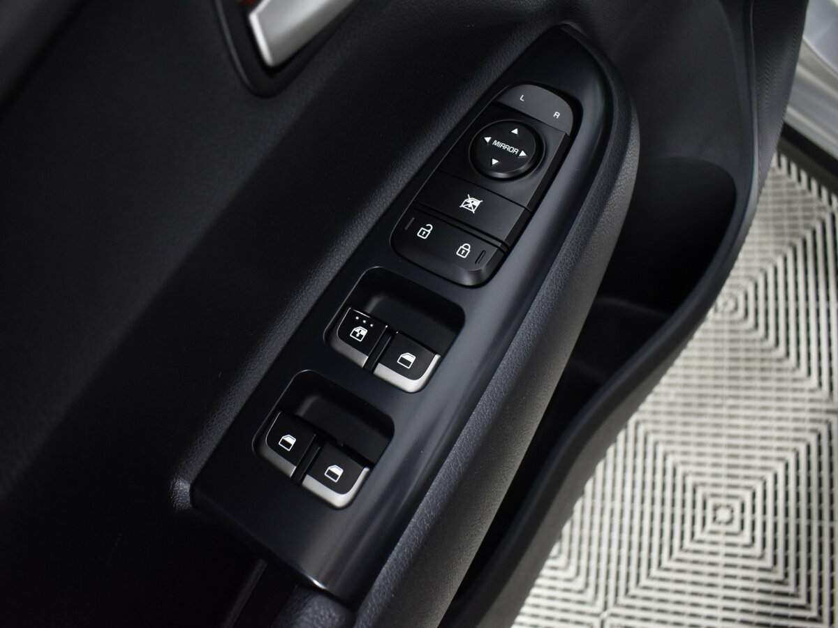 Kia Rio X-Line IV, 2018 Фото №14