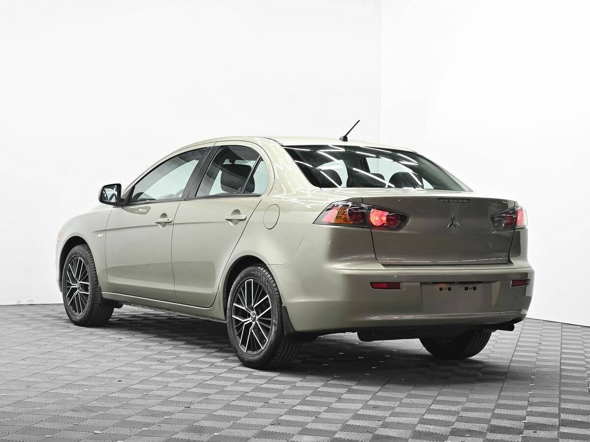 Mitsubishi Lancer, 2010 Фото №3