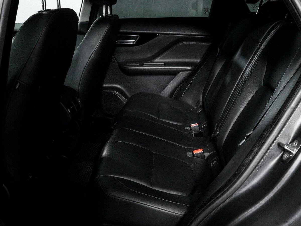 Jaguar F-Pace, 2016 Фото №8