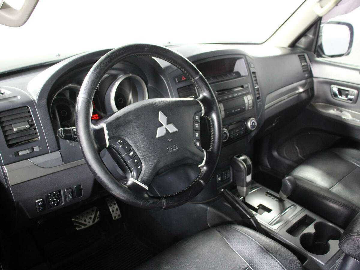 Mitsubishi Pajero, 2011 Фото №12