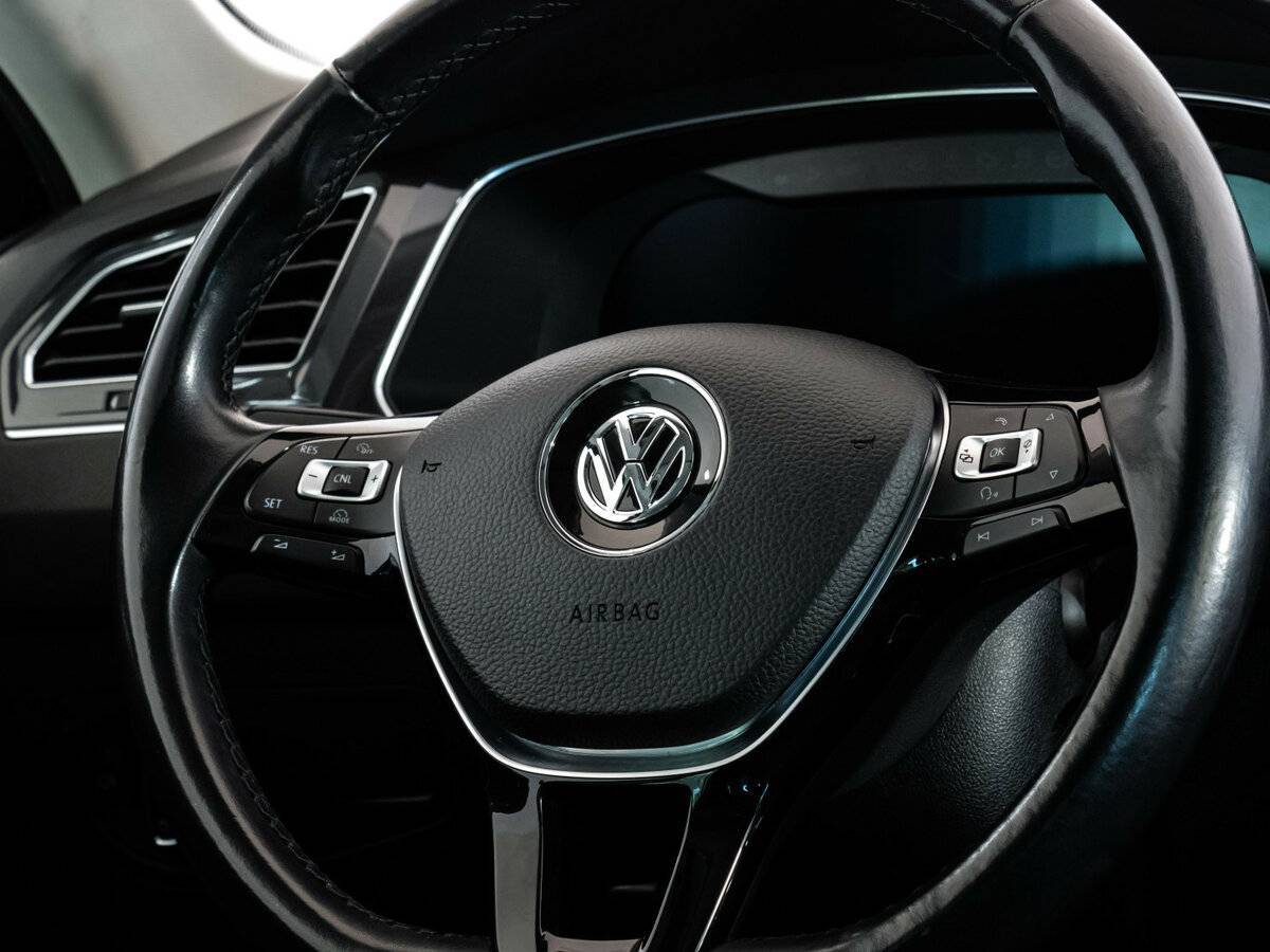 Volkswagen Tiguan, 2018 Фото №12