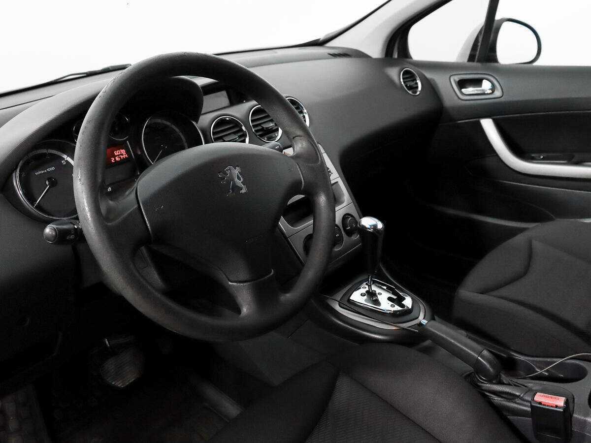 Peugeot 308, 2010 Фото №8
