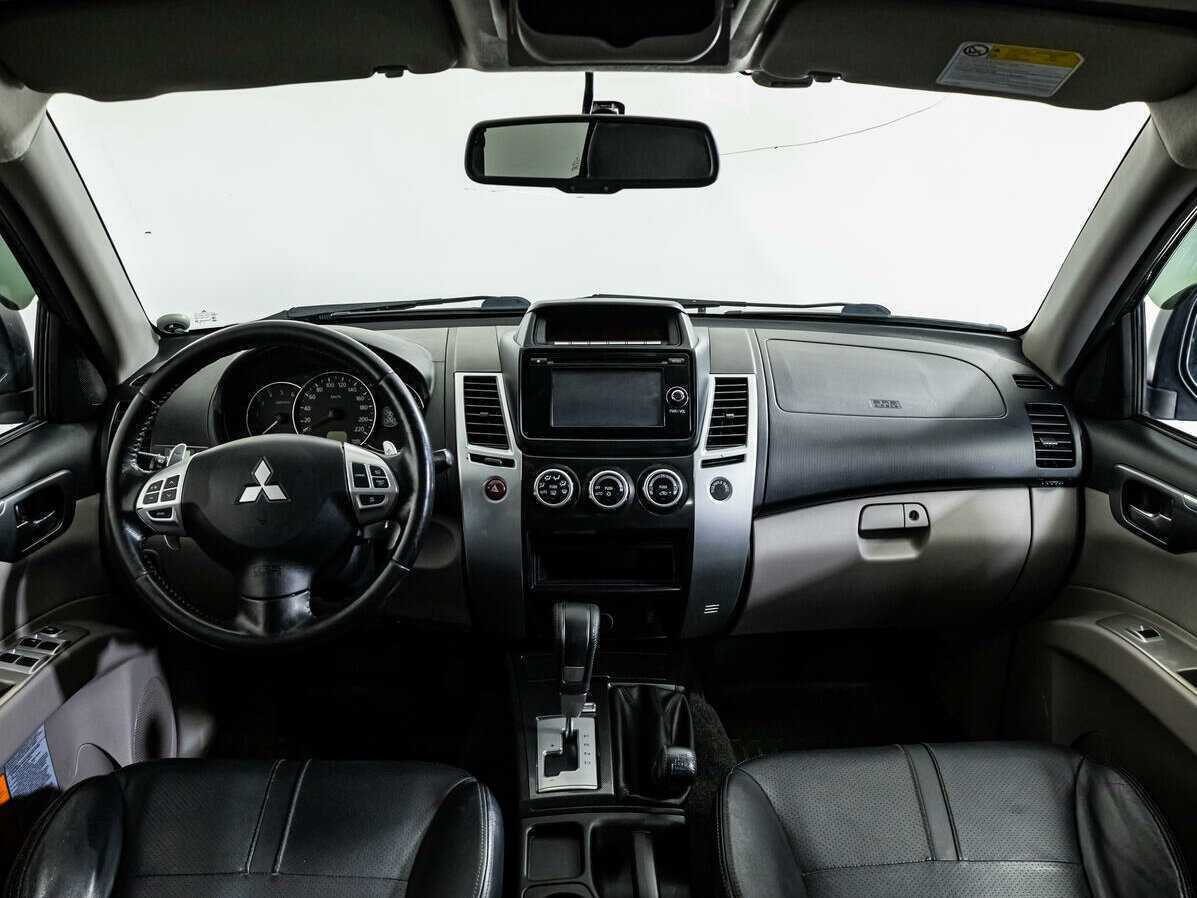 Mitsubishi Pajero Sport, 2015 Фото №13