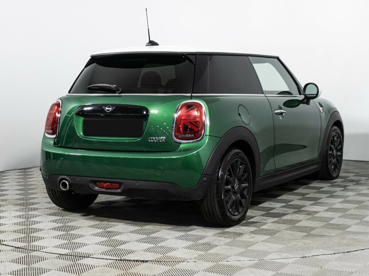 Mini Hatch Cooper III (F55/F56) Рестайлинг, 2020 Фото №5