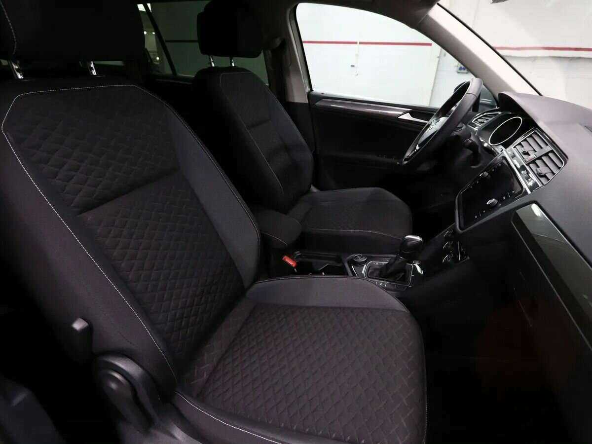 Volkswagen Tiguan, 2018 Фото №14