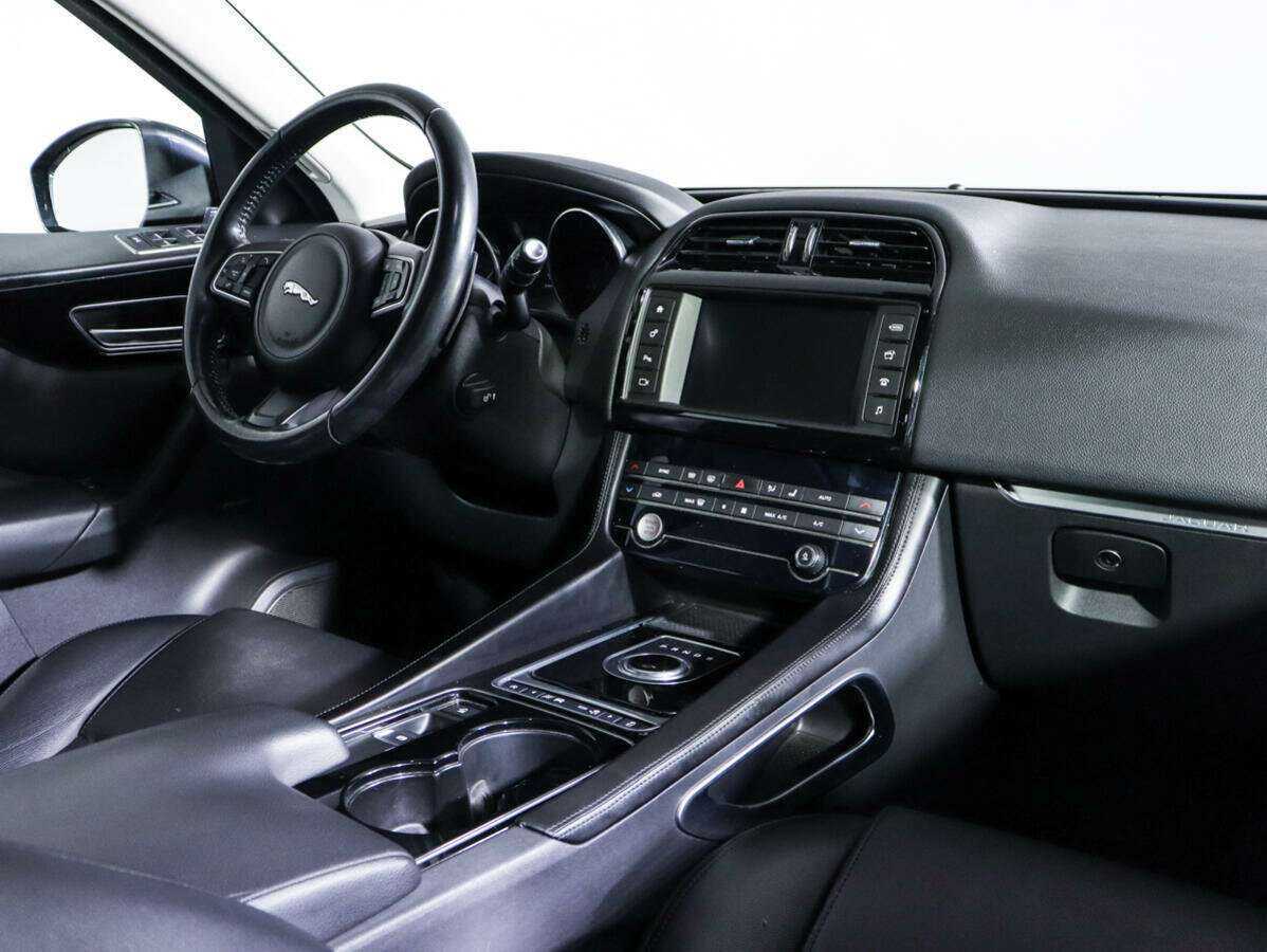 Jaguar F-Pace, 2016 Фото №5