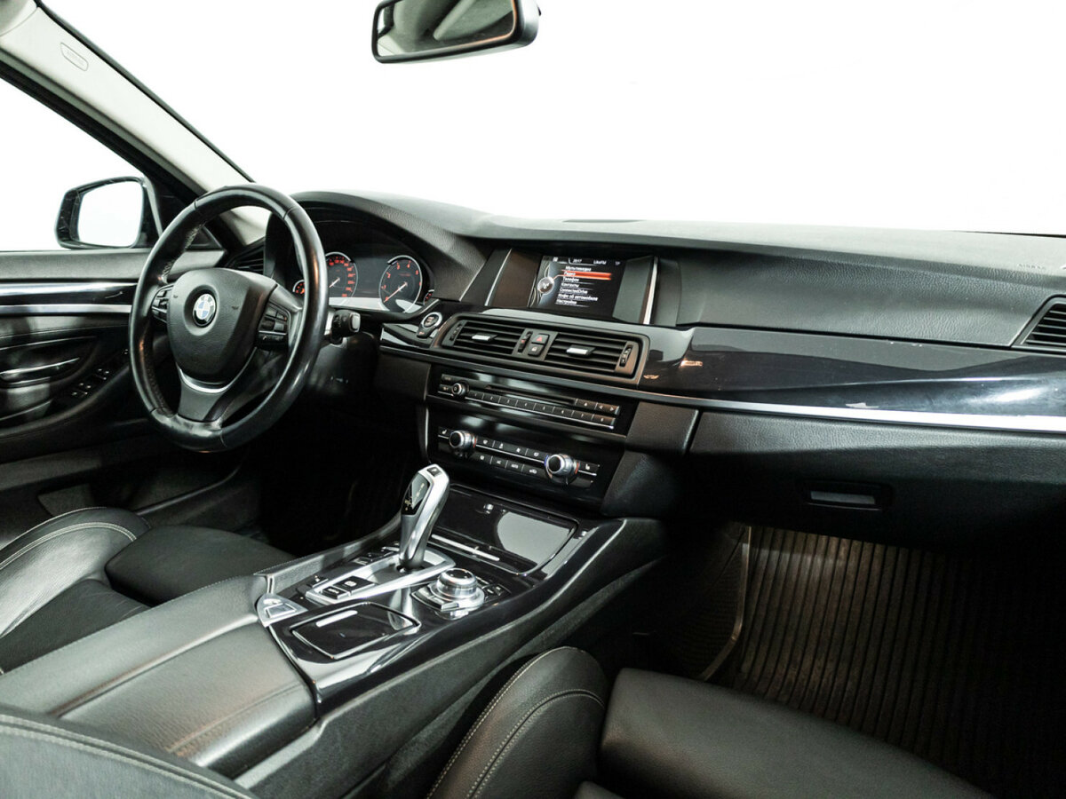 BMW 5 серии 520i VI (F10/F11/F07) Рестайлинг, 2015 Фото №9