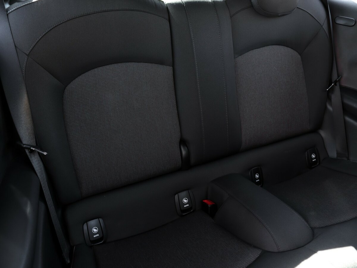 Mini Hatch Cooper III (F55/F56) Рестайлинг, 2021 Фото №8