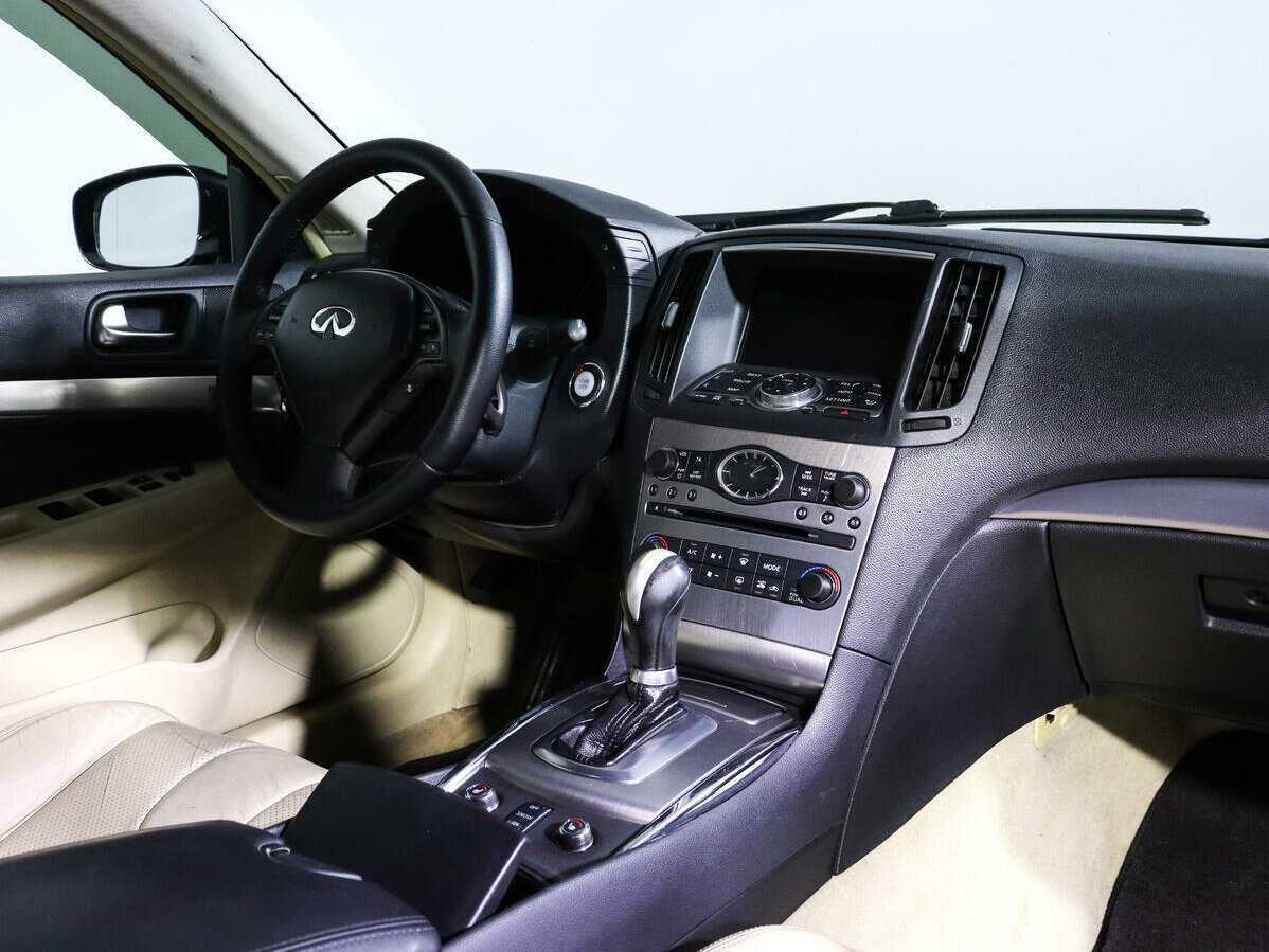 Infiniti G25, 2010 Фото №7