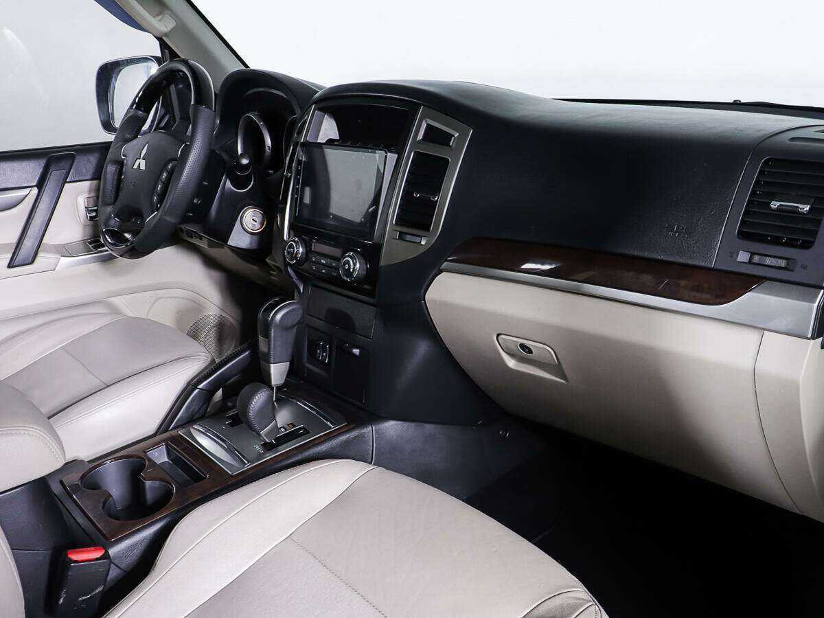 Mitsubishi Pajero, 2017 Фото №8