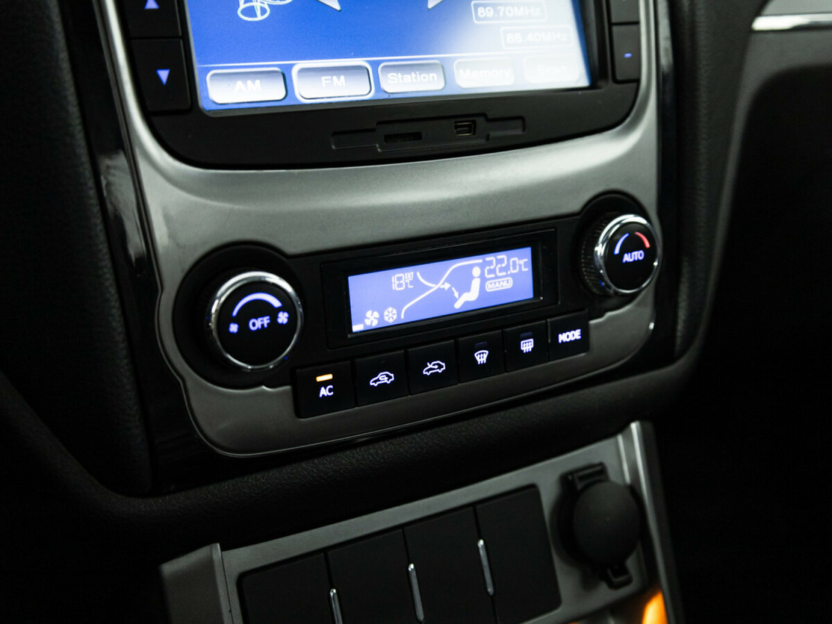 Geely Emgrand EC7, 2013 Фото №18