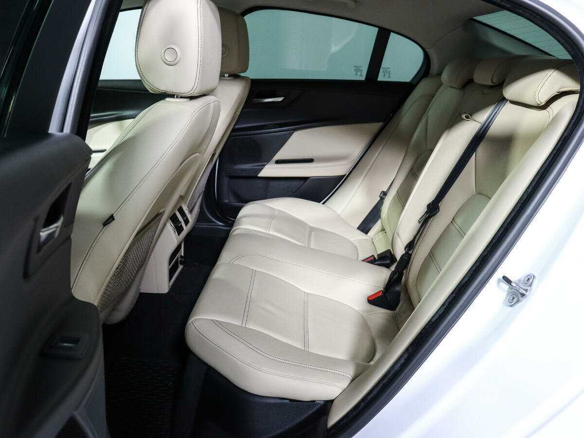 Jaguar XE, 2015 Фото №7