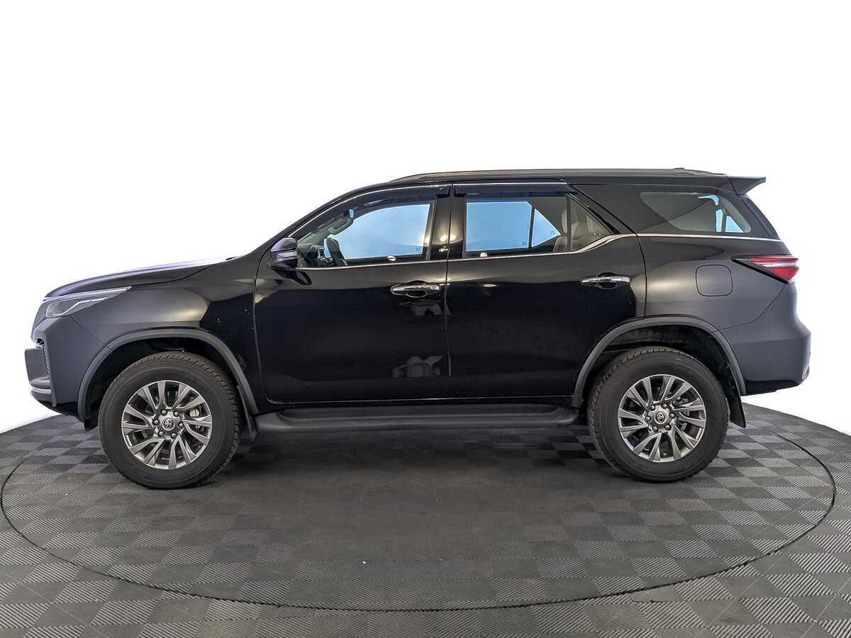 Toyota Fortuner, 2022 Фото №8