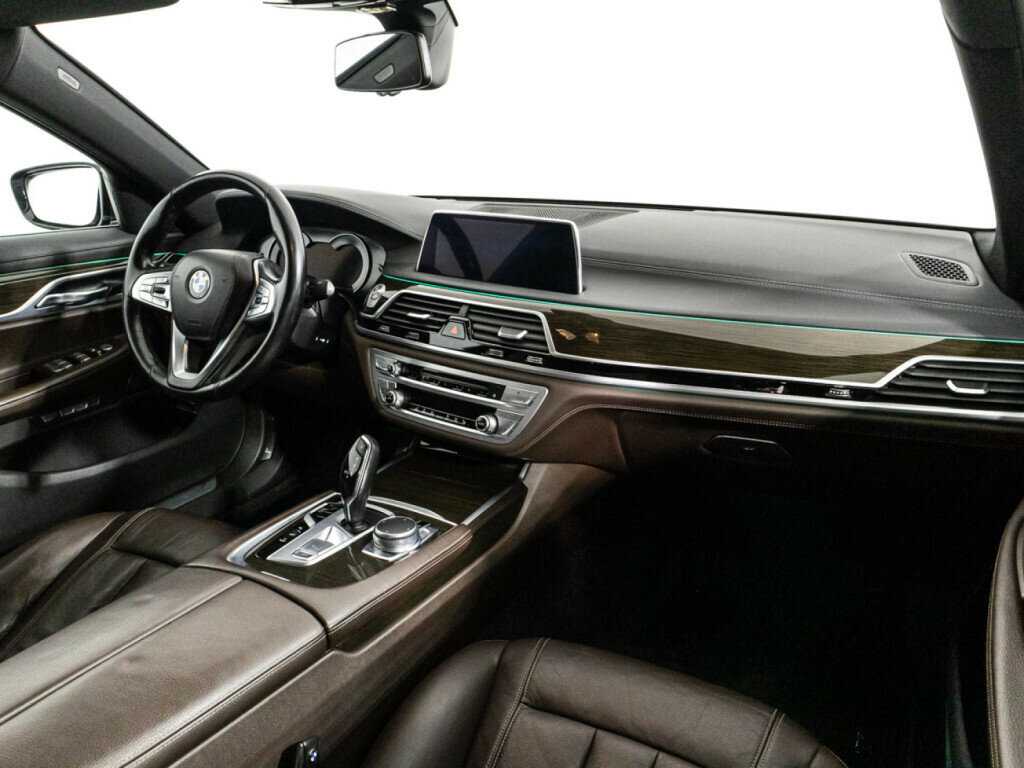 BMW 7 серии 730i, 2016 Фото №7