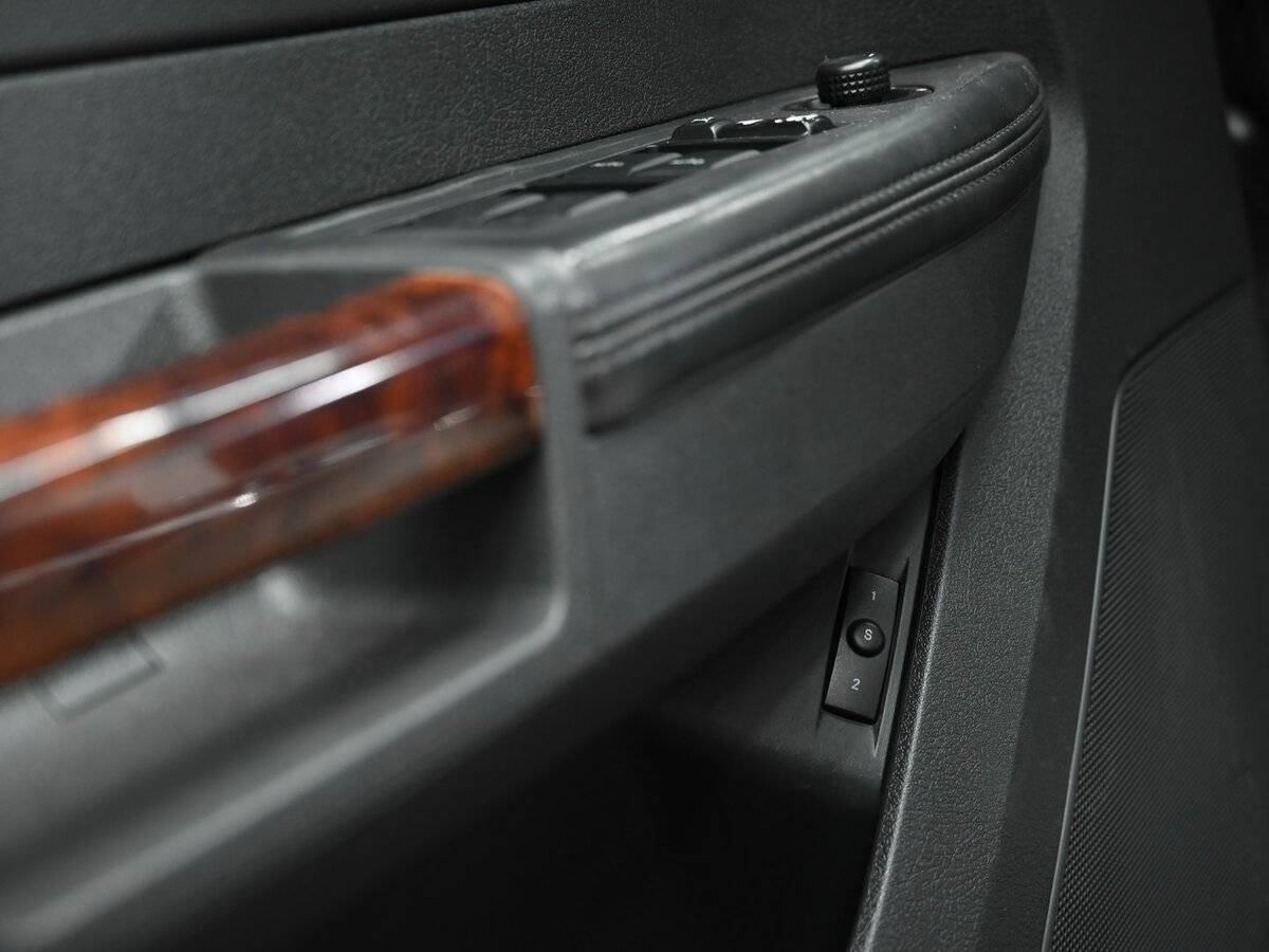 Chrysler 300C, 2004 Фото №8