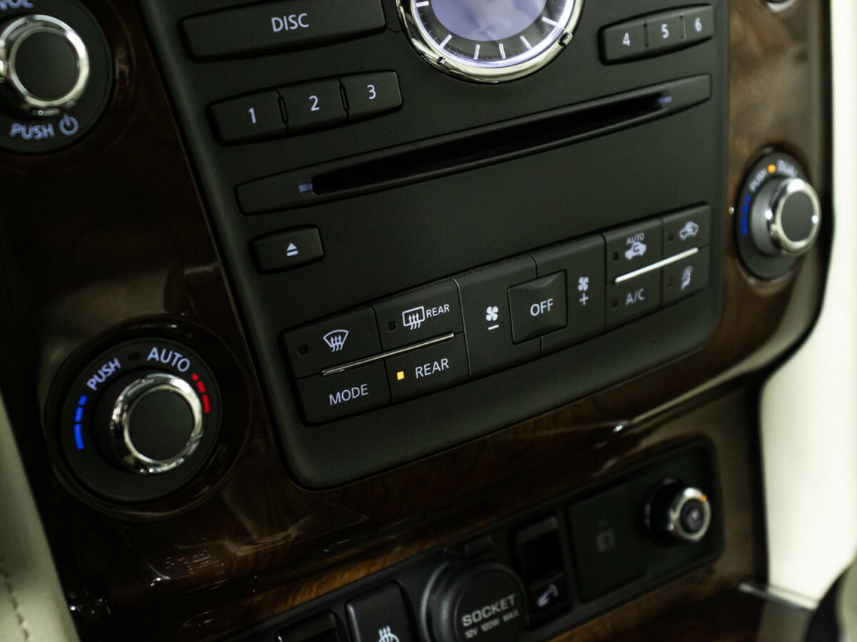 Infiniti QX80 I Рестайлинг, 2015 Фото №17