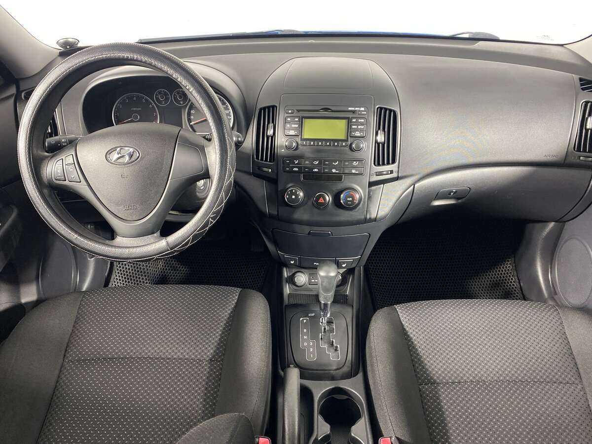 Hyundai i30, 2010 Фото №8